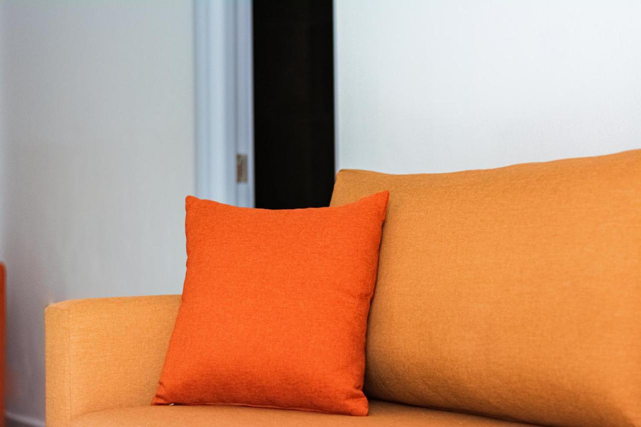 Design Suites Efharis Néa Péramos Esterno foto