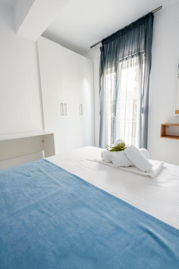 Design Suites Efharis Néa Péramos Esterno foto